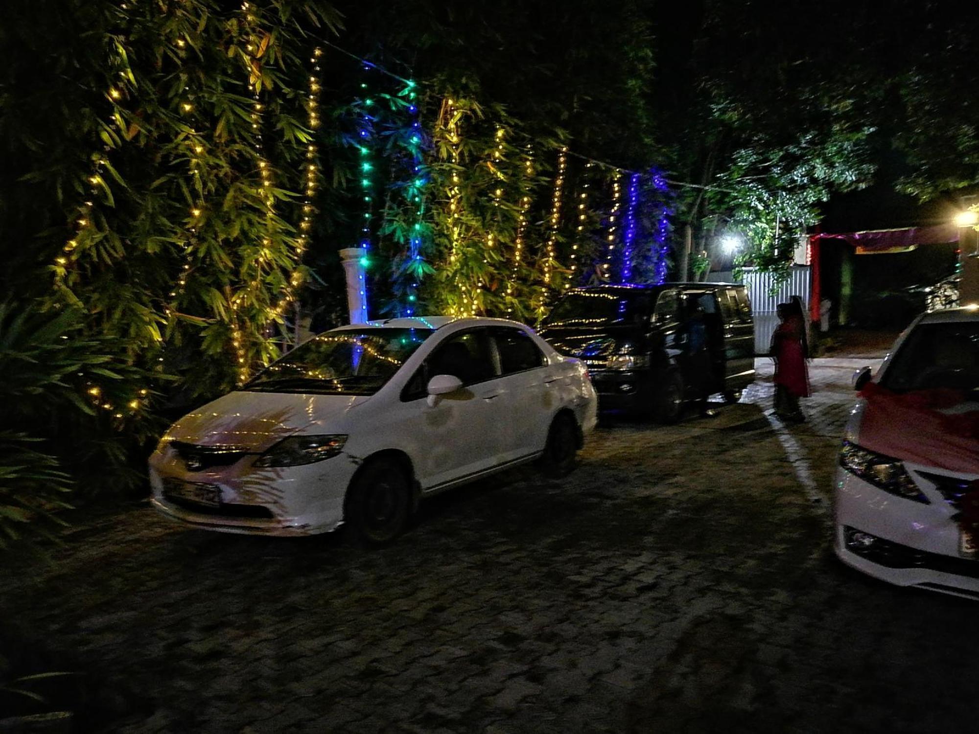 Avanya Hotel And Reception Hall Angunakolapelessa Exterior foto